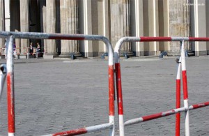 Platz des 18. März vor dem Brandenburger Tor ist verpserrt.