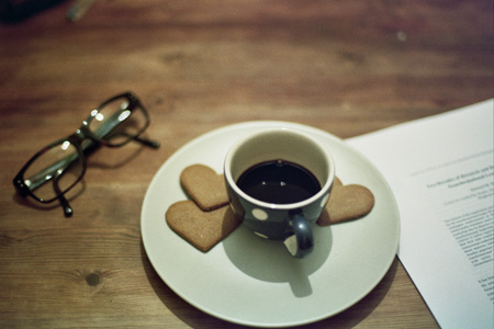 Kaffee gehört zum Büro | Foto: Andrea Di, 50Stock.com, CC0 Public Domain
