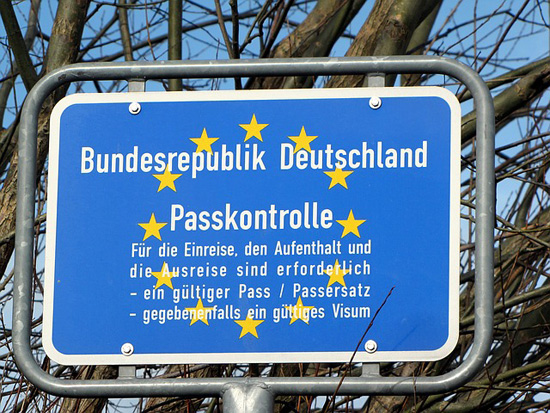 Schild Passkontrolle | Foto: geralt, pixabay.com, CC0 Creative Commons